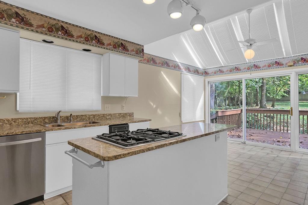 5025 Spruce Bluff Drive, Sandy Springs, Georgia 30350, 4 Bedrooms Bedrooms, ,4 BathroomsBathrooms,Residential,Sold,5025 Spruce Bluff Drive,7295967