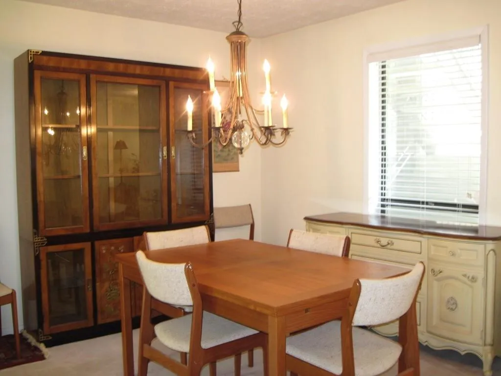 8740 Roswell Road Unit 5a, Sandy Springs, Georgia 30350, 2 Bedrooms Bedrooms, ,2 BathroomsBathrooms,Residential,Sold,8740 Roswell Road Unit 5a,6540790