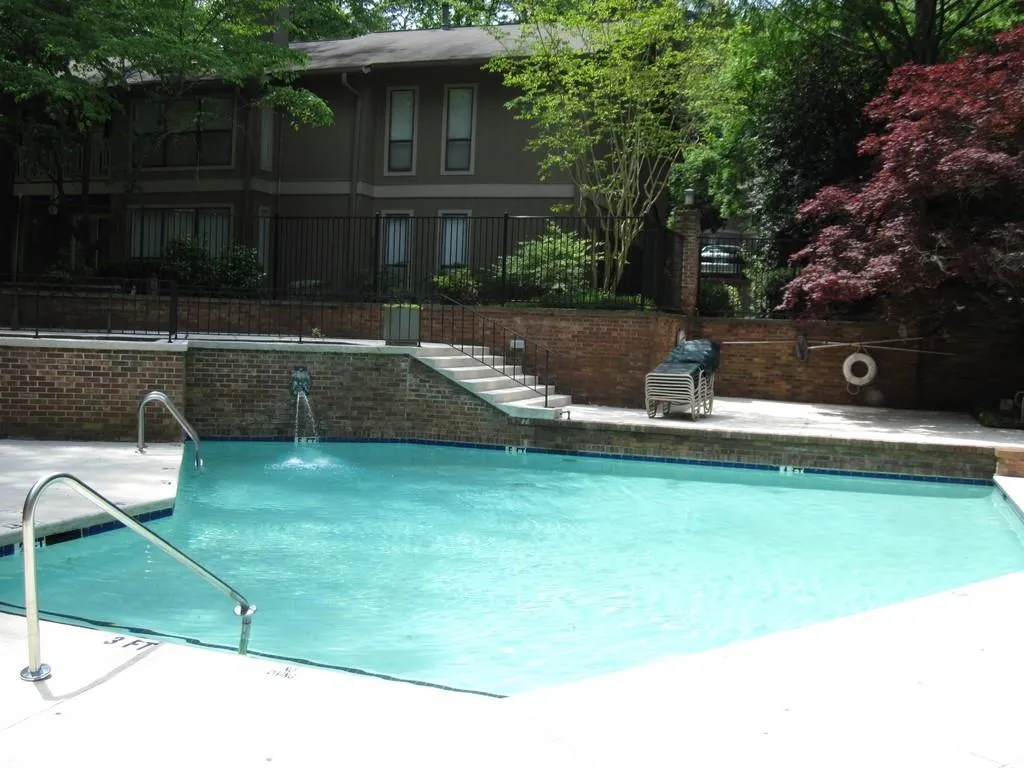 8740 Roswell Road Unit 5a, Sandy Springs, Georgia 30350, 2 Bedrooms Bedrooms, ,2 BathroomsBathrooms,Residential,Sold,8740 Roswell Road Unit 5a,6540790