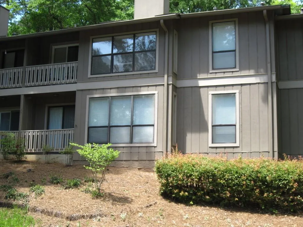 8740 Roswell Road Unit 5a, Sandy Springs, Georgia 30350, 2 Bedrooms Bedrooms, ,2 BathroomsBathrooms,Residential,Sold,8740 Roswell Road Unit 5a,6540790