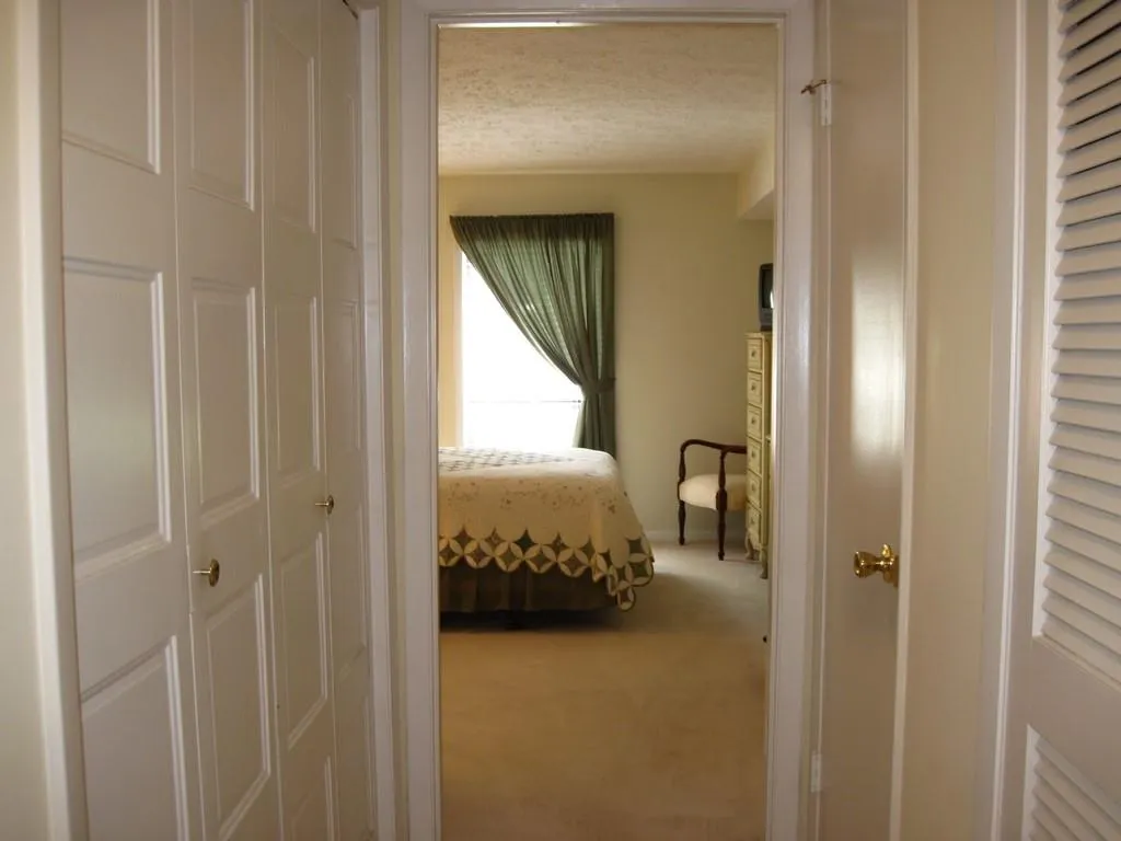 8740 Roswell Road Unit 5a, Sandy Springs, Georgia 30350, 2 Bedrooms Bedrooms, ,2 BathroomsBathrooms,Residential,Sold,8740 Roswell Road Unit 5a,6540790