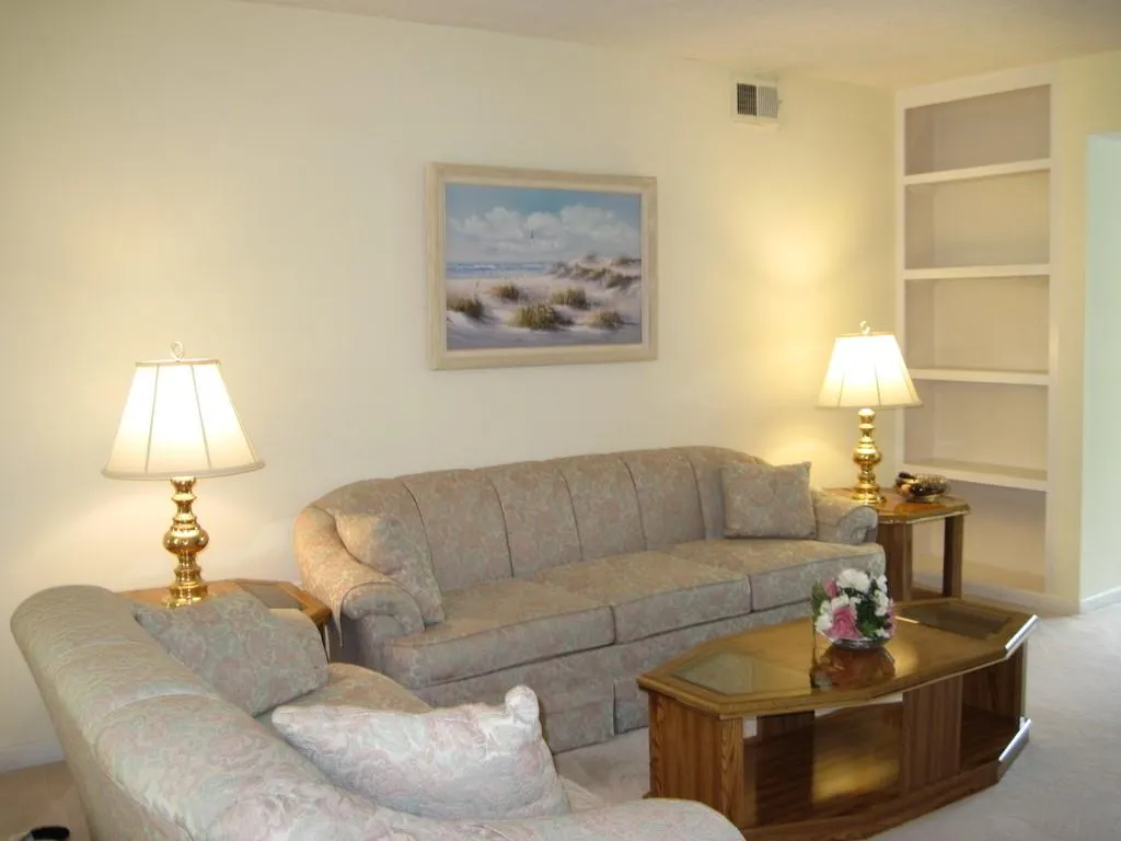 8740 Roswell Road Unit 5a, Sandy Springs, Georgia 30350, 2 Bedrooms Bedrooms, ,2 BathroomsBathrooms,Residential,Sold,8740 Roswell Road Unit 5a,6540790