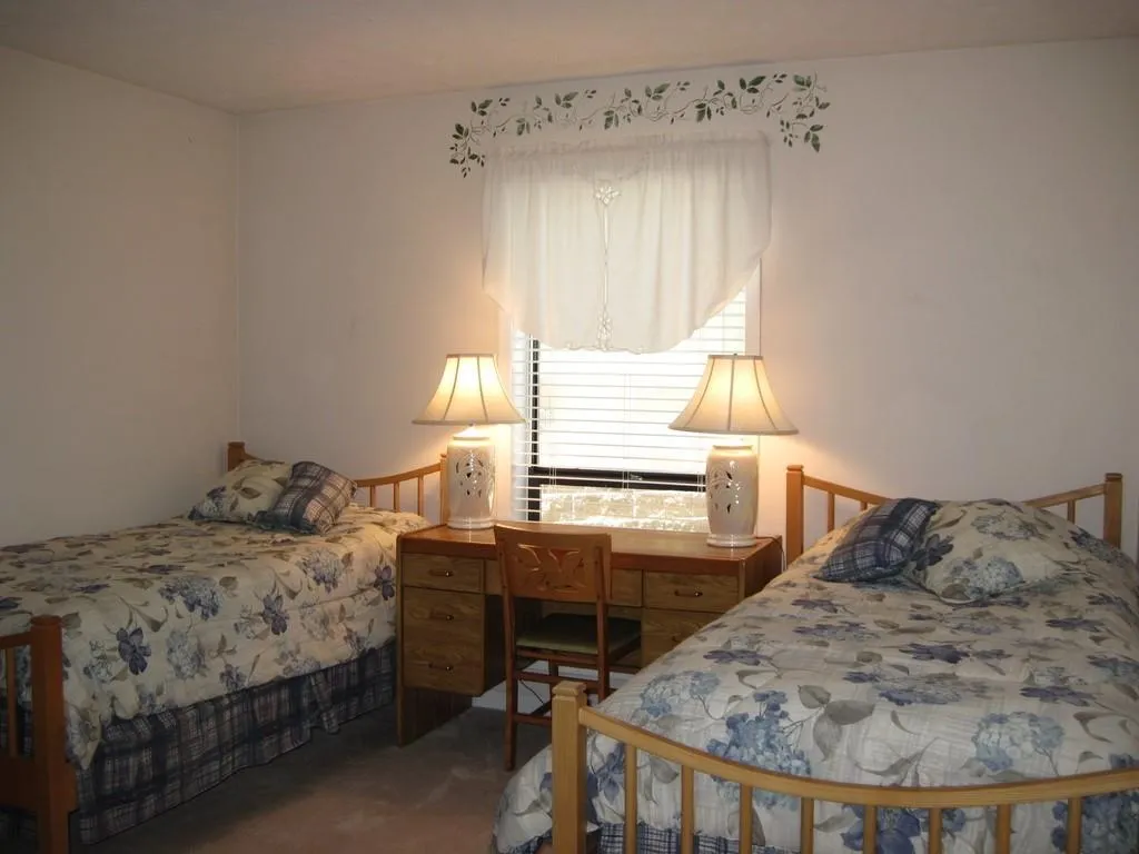 8740 Roswell Road Unit 5a, Sandy Springs, Georgia 30350, 2 Bedrooms Bedrooms, ,2 BathroomsBathrooms,Residential,Sold,8740 Roswell Road Unit 5a,6540790