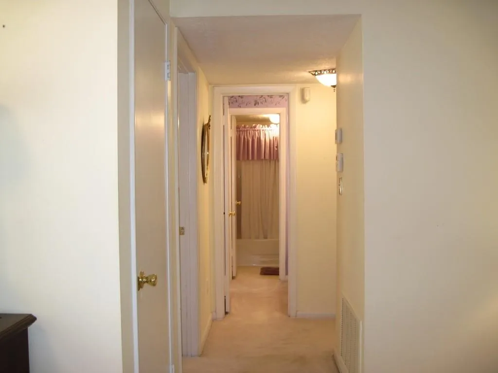 8740 Roswell Road Unit 5a, Sandy Springs, Georgia 30350, 2 Bedrooms Bedrooms, ,2 BathroomsBathrooms,Residential,Sold,8740 Roswell Road Unit 5a,6540790