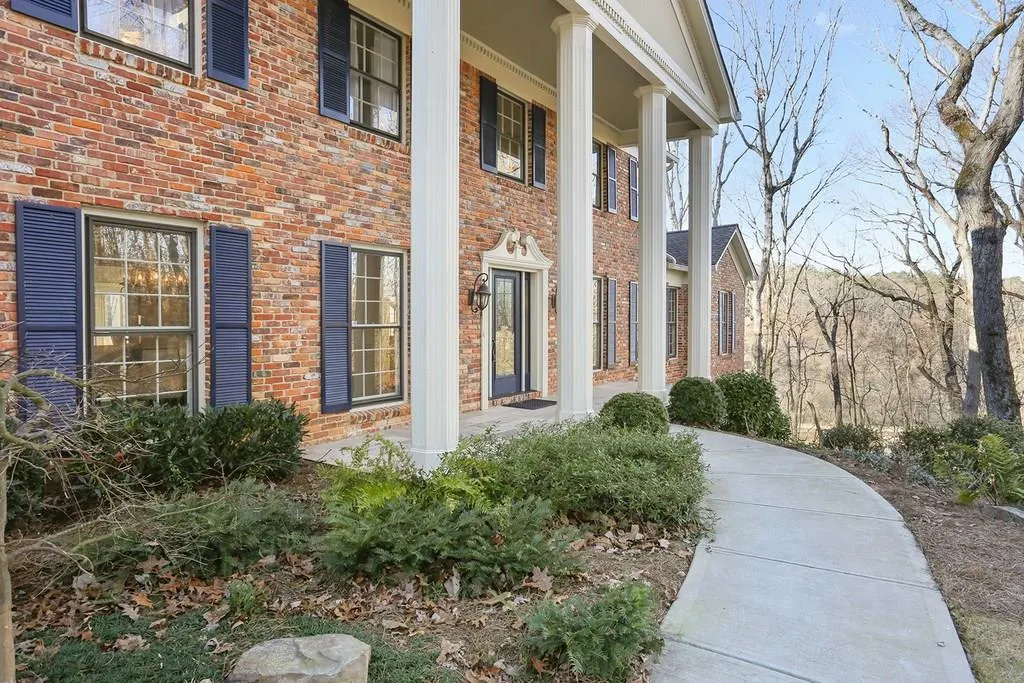 990 Buckhorn E, Sandy Springs, Georgia 30350, 5 Bedrooms Bedrooms, ,4 BathroomsBathrooms,Residential,Sold,990 Buckhorn E,6119864