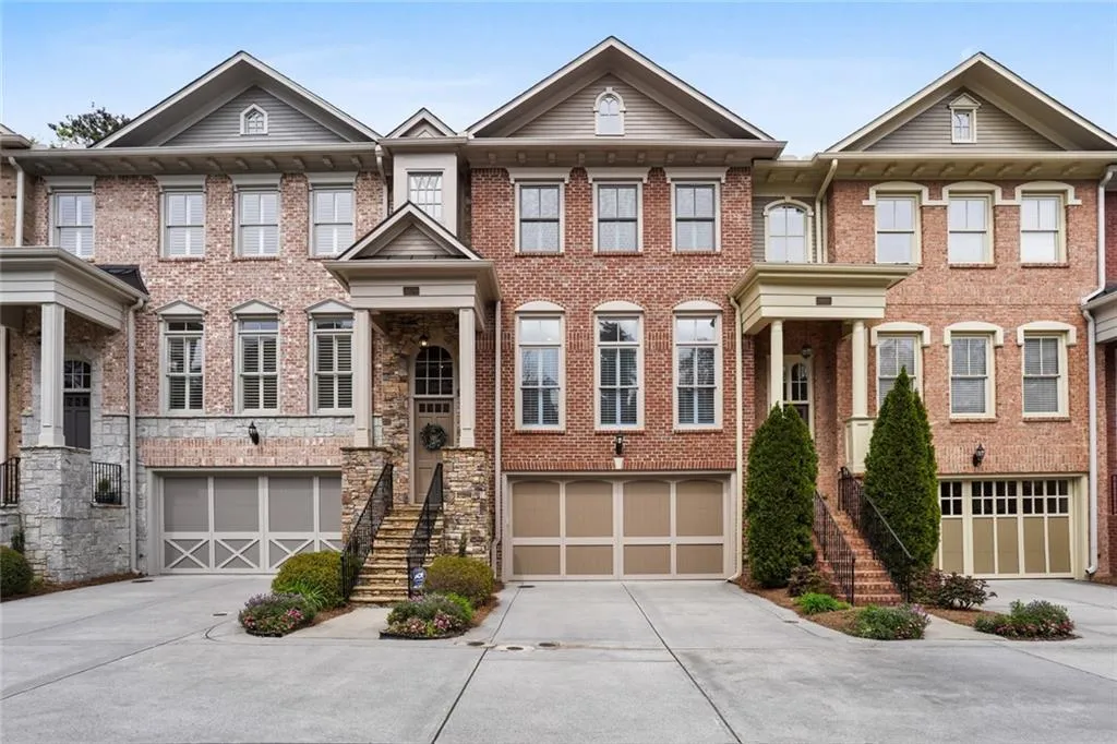 1070 Charles Towne Square, Atlanta, Georgia 30328, 4 Bedrooms Bedrooms, ,3 BathroomsBathrooms,Residential,Sold,1070 Charles Towne Square,6859504