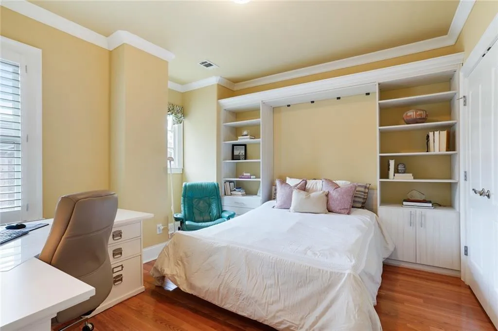 1070 Charles Towne Square, Atlanta, Georgia 30328, 4 Bedrooms Bedrooms, ,3 BathroomsBathrooms,Residential,Sold,1070 Charles Towne Square,6859504