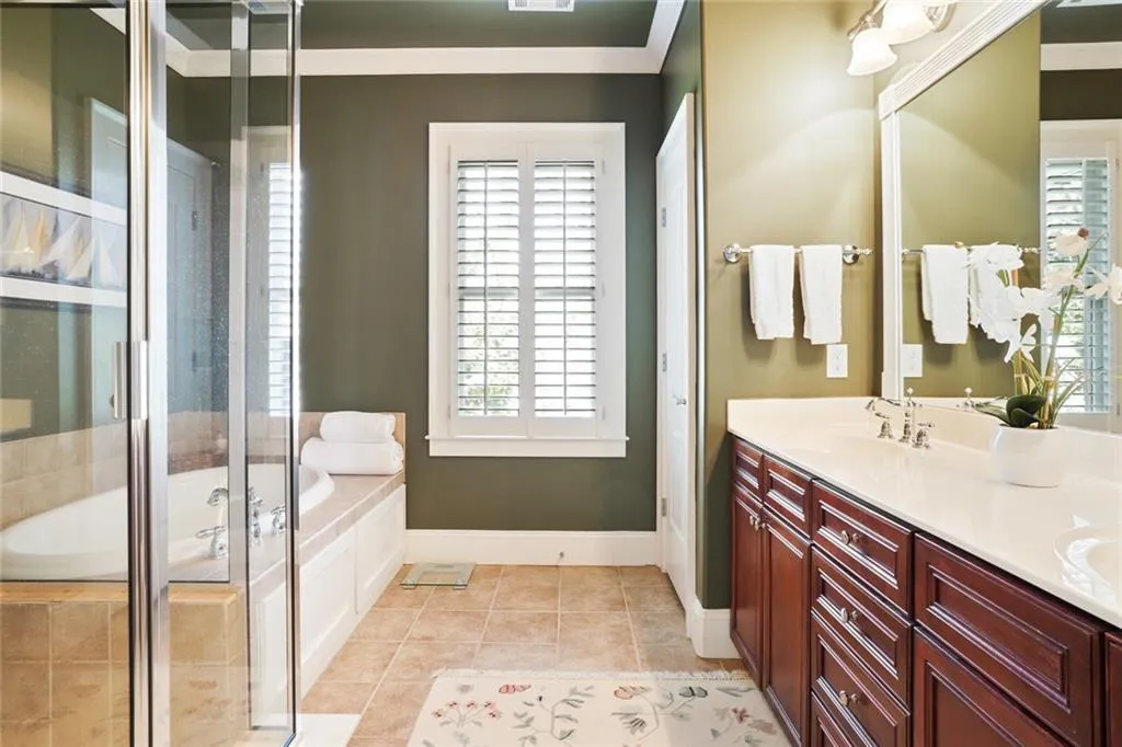 1070 Charles Towne Square, Atlanta, Georgia 30328, 4 Bedrooms Bedrooms, ,3 BathroomsBathrooms,Residential,Sold,1070 Charles Towne Square,6859504