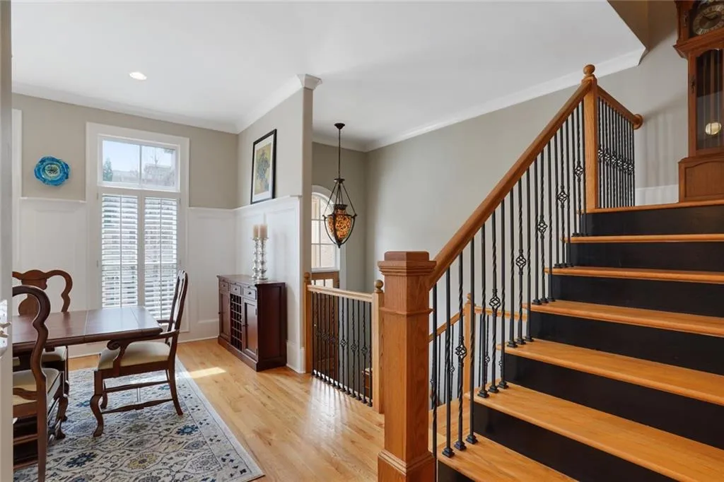 1070 Charles Towne Square, Atlanta, Georgia 30328, 4 Bedrooms Bedrooms, ,3 BathroomsBathrooms,Residential,Sold,1070 Charles Towne Square,6859504