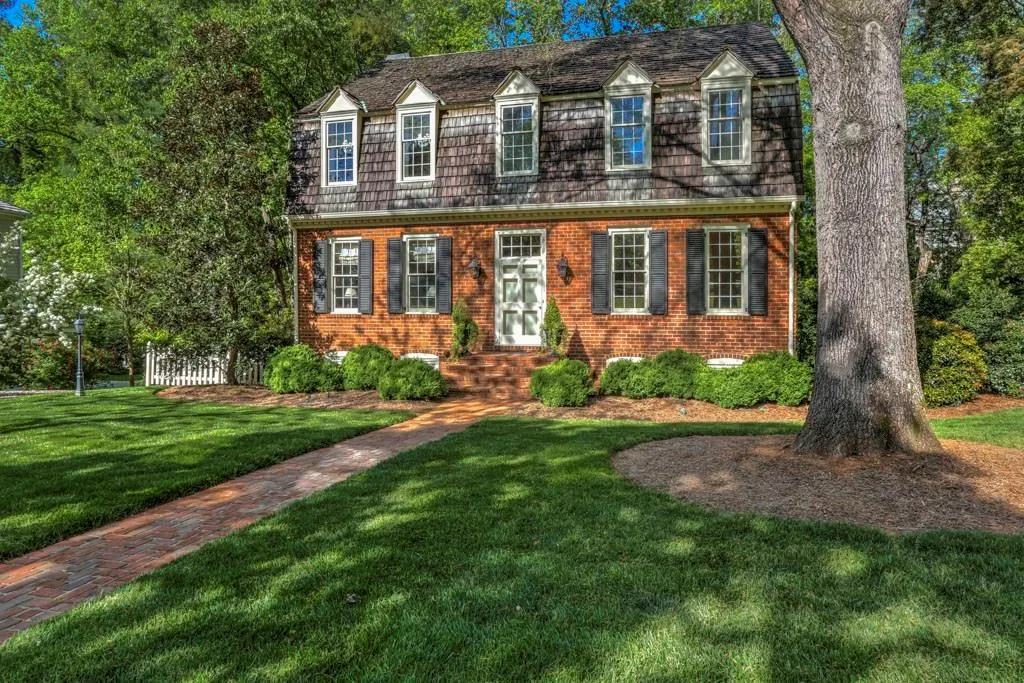 1000 Club Commons Circle Ne, Brookhaven, Georgia 30319, 4 Bedrooms Bedrooms, ,4 BathroomsBathrooms,Residential,Sold,1000 Club Commons Circle Ne,5998728