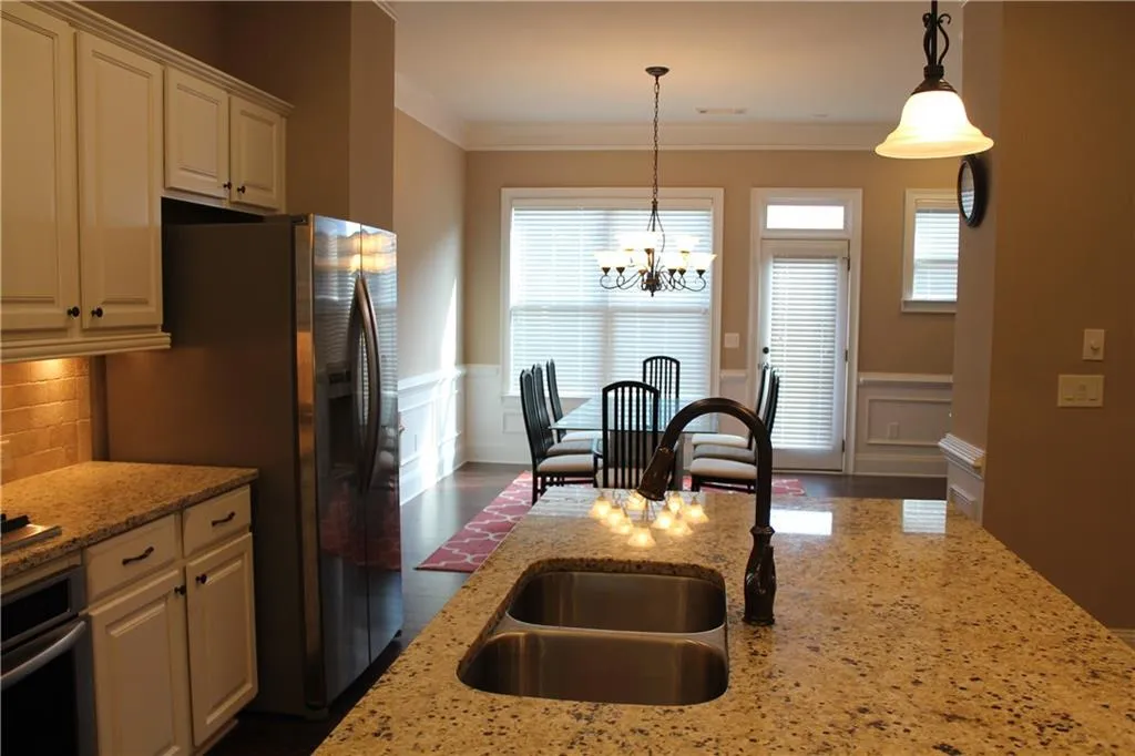 206 Alderwood Point, Sandy Springs, Georgia 30328, 3 Bedrooms Bedrooms, ,3 BathroomsBathrooms,Residential,Sold,206 Alderwood Point,5876088