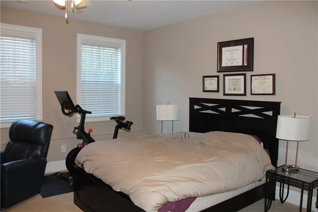 206 Alderwood Point, Sandy Springs, Georgia 30328, 3 Bedrooms Bedrooms, ,3 BathroomsBathrooms,Residential,Sold,206 Alderwood Point,5876088