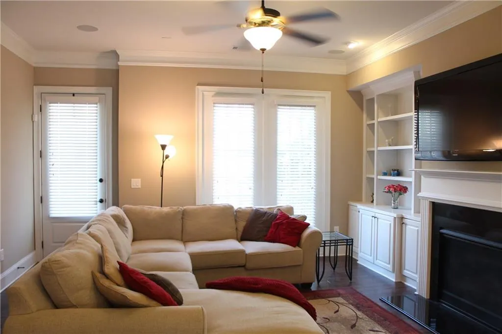 206 Alderwood Point, Sandy Springs, Georgia 30328, 3 Bedrooms Bedrooms, ,3 BathroomsBathrooms,Residential,Sold,206 Alderwood Point,5876088
