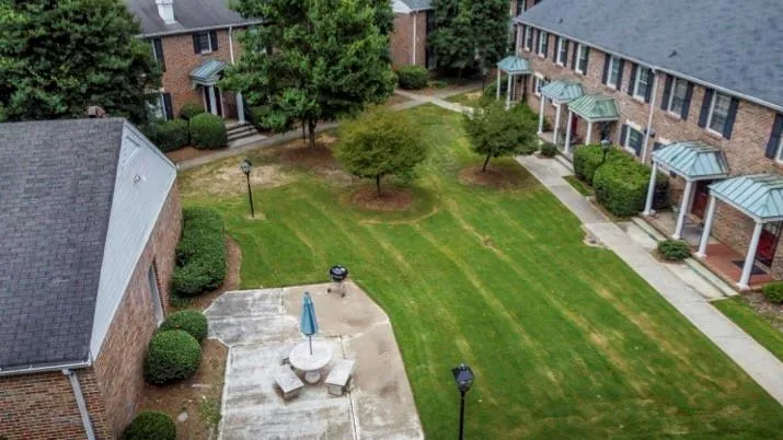 6700 Roswell Road Unit 21c, Sandy Springs, Georgia 30328, 2 Bedrooms Bedrooms, ,1 BathroomBathrooms,Residential,Sold,6700 Roswell Road Unit 21c,6913429