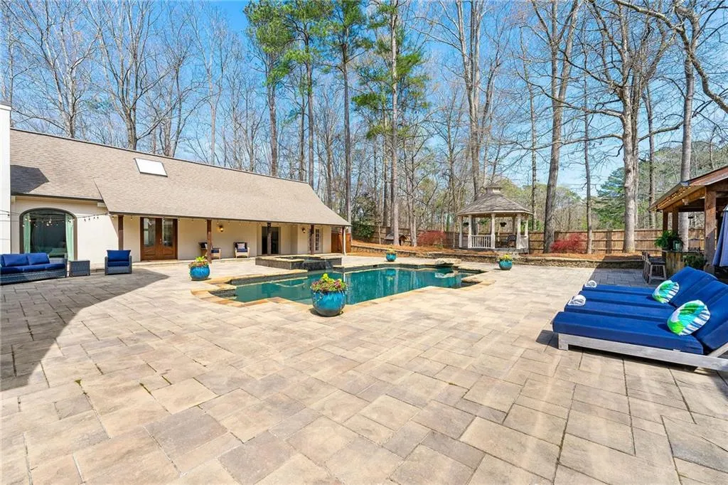 1250 Crest Valley Drive, Atlanta, Georgia 30327, 6 Bedrooms Bedrooms, ,6 BathroomsBathrooms,Residential,Sold,1250 Crest Valley Drive,7356944