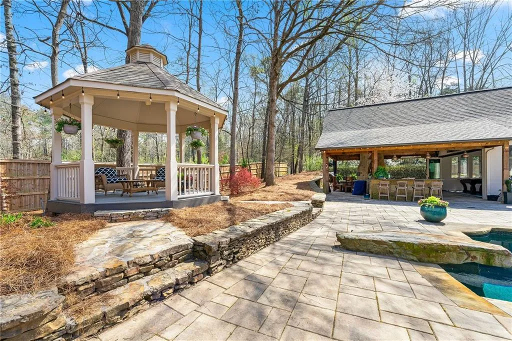 1250 Crest Valley Drive, Atlanta, Georgia 30327, 6 Bedrooms Bedrooms, ,6 BathroomsBathrooms,Residential,Sold,1250 Crest Valley Drive,7356944