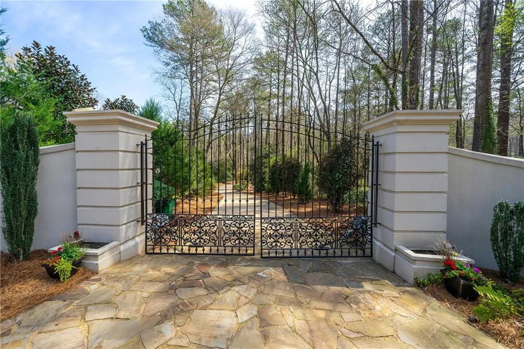 1250 Crest Valley Drive, Atlanta, Georgia 30327, 6 Bedrooms Bedrooms, ,6 BathroomsBathrooms,Residential,Sold,1250 Crest Valley Drive,7356944