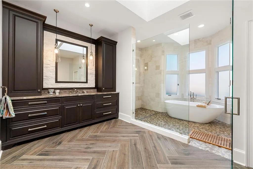 1250 Crest Valley Drive, Atlanta, Georgia 30327, 6 Bedrooms Bedrooms, ,6 BathroomsBathrooms,Residential,Sold,1250 Crest Valley Drive,7356944