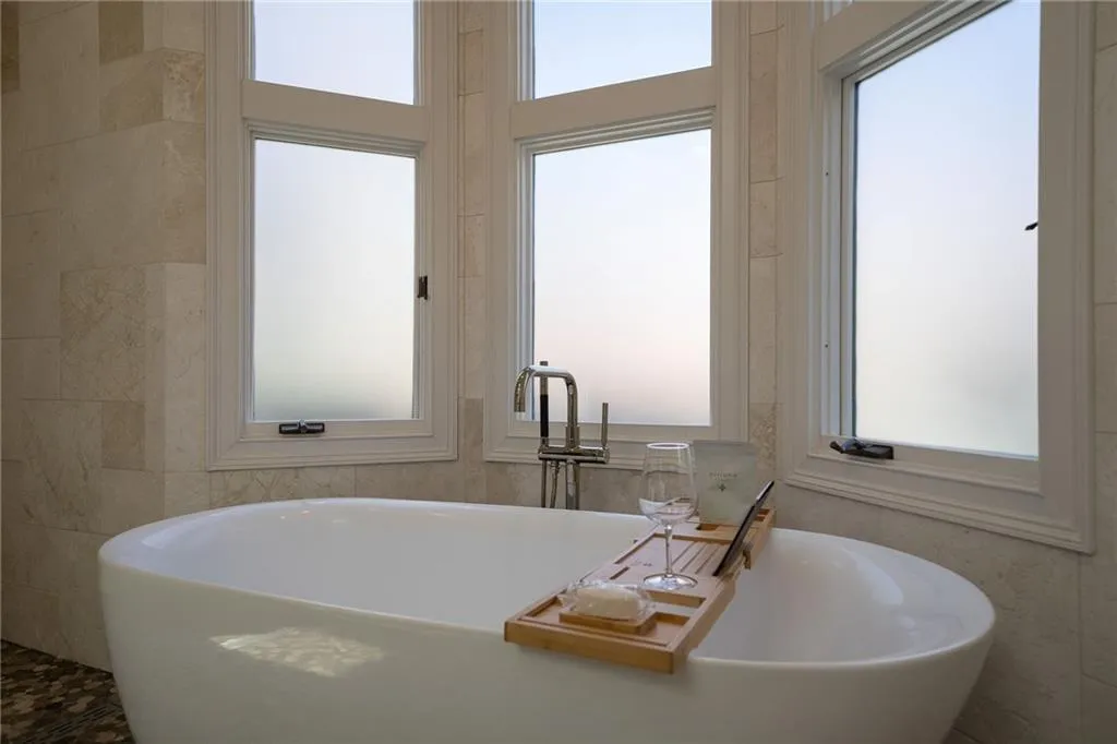 1250 Crest Valley Drive, Atlanta, Georgia 30327, 6 Bedrooms Bedrooms, ,6 BathroomsBathrooms,Residential,Sold,1250 Crest Valley Drive,7356944