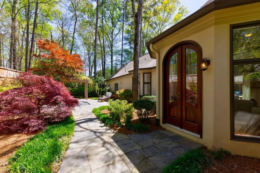 1250 Crest Valley Drive, Atlanta, Georgia 30327, 6 Bedrooms Bedrooms, ,6 BathroomsBathrooms,Residential,Sold,1250 Crest Valley Drive,7356944