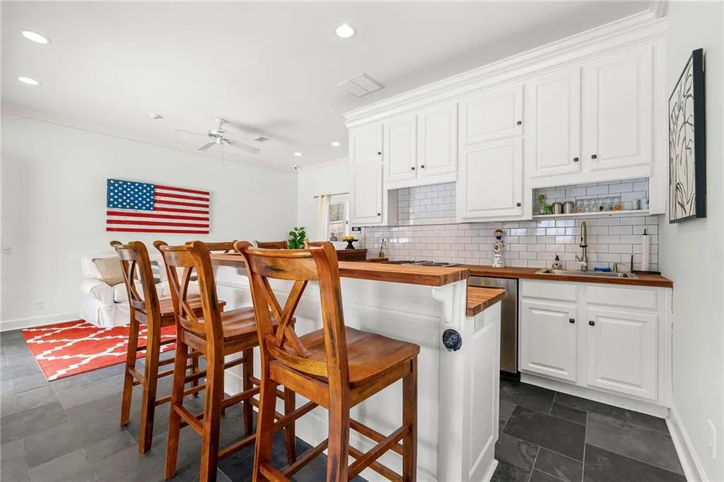 1250 Crest Valley Drive, Atlanta, Georgia 30327, 6 Bedrooms Bedrooms, ,6 BathroomsBathrooms,Residential,Sold,1250 Crest Valley Drive,7356944