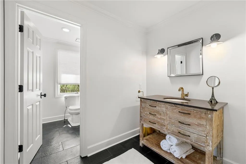 1250 Crest Valley Drive, Atlanta, Georgia 30327, 6 Bedrooms Bedrooms, ,6 BathroomsBathrooms,Residential,Sold,1250 Crest Valley Drive,7356944