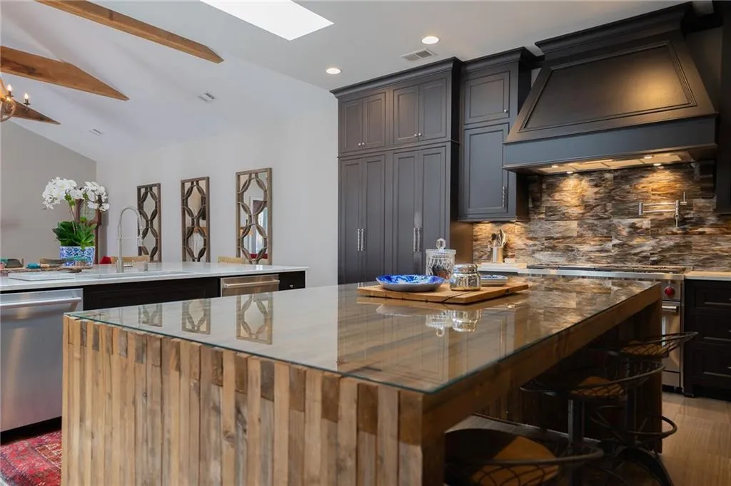 1250 Crest Valley Drive, Atlanta, Georgia 30327, 6 Bedrooms Bedrooms, ,6 BathroomsBathrooms,Residential,Sold,1250 Crest Valley Drive,7356944