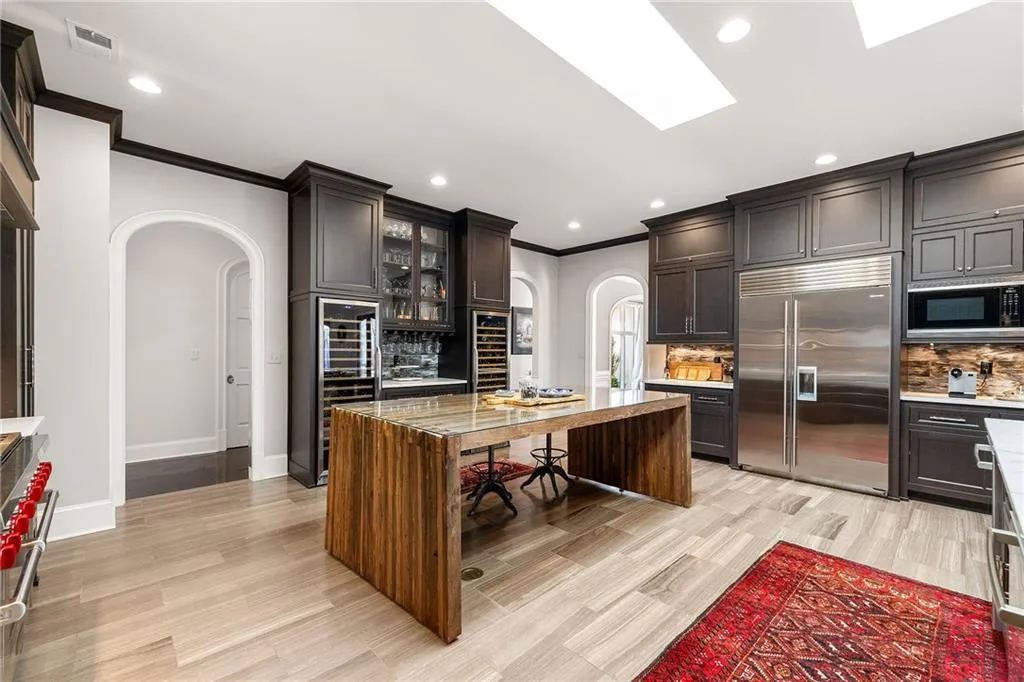 1250 Crest Valley Drive, Atlanta, Georgia 30327, 6 Bedrooms Bedrooms, ,6 BathroomsBathrooms,Residential,Sold,1250 Crest Valley Drive,7356944