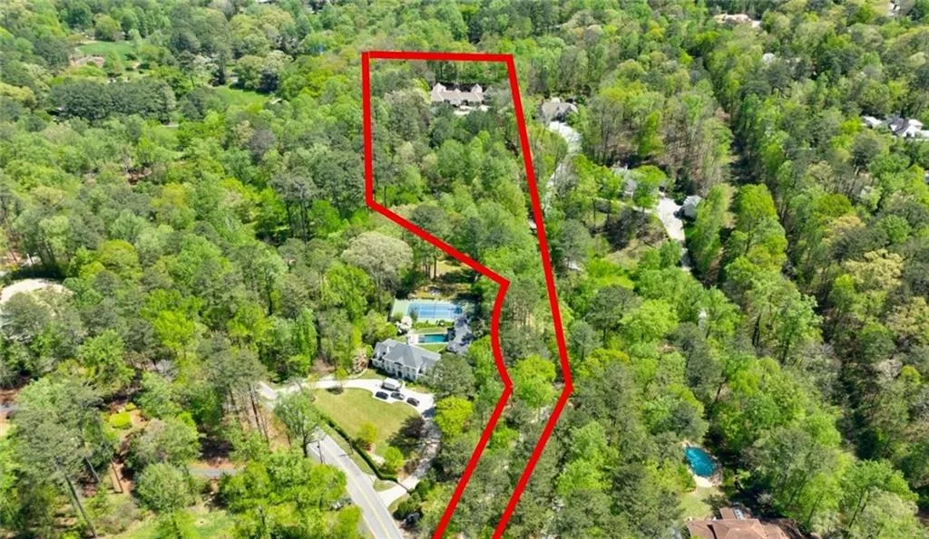 Property lines are based on plat map and may not be 100% accurate