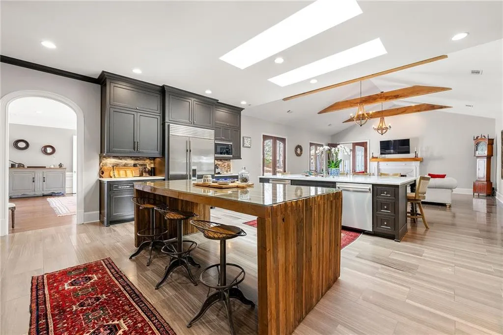 1250 Crest Valley Drive, Atlanta, Georgia 30327, 6 Bedrooms Bedrooms, ,6 BathroomsBathrooms,Residential,Sold,1250 Crest Valley Drive,7356944