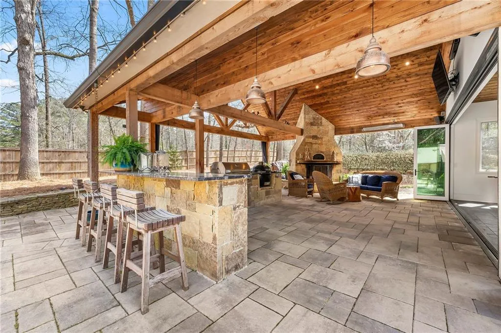 1250 Crest Valley Drive, Atlanta, Georgia 30327, 6 Bedrooms Bedrooms, ,6 BathroomsBathrooms,Residential,Sold,1250 Crest Valley Drive,7356944
