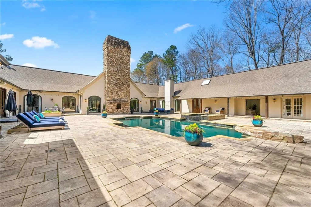 1250 Crest Valley Drive, Atlanta, Georgia 30327, 6 Bedrooms Bedrooms, ,6 BathroomsBathrooms,Residential,Sold,1250 Crest Valley Drive,7356944