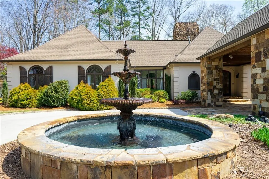 1250 Crest Valley Drive, Atlanta, Georgia 30327, 6 Bedrooms Bedrooms, ,6 BathroomsBathrooms,Residential,Sold,1250 Crest Valley Drive,7356944