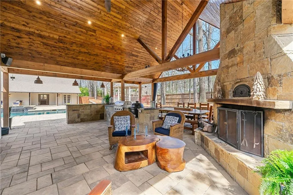 1250 Crest Valley Drive, Atlanta, Georgia 30327, 6 Bedrooms Bedrooms, ,6 BathroomsBathrooms,Residential,Sold,1250 Crest Valley Drive,7356944