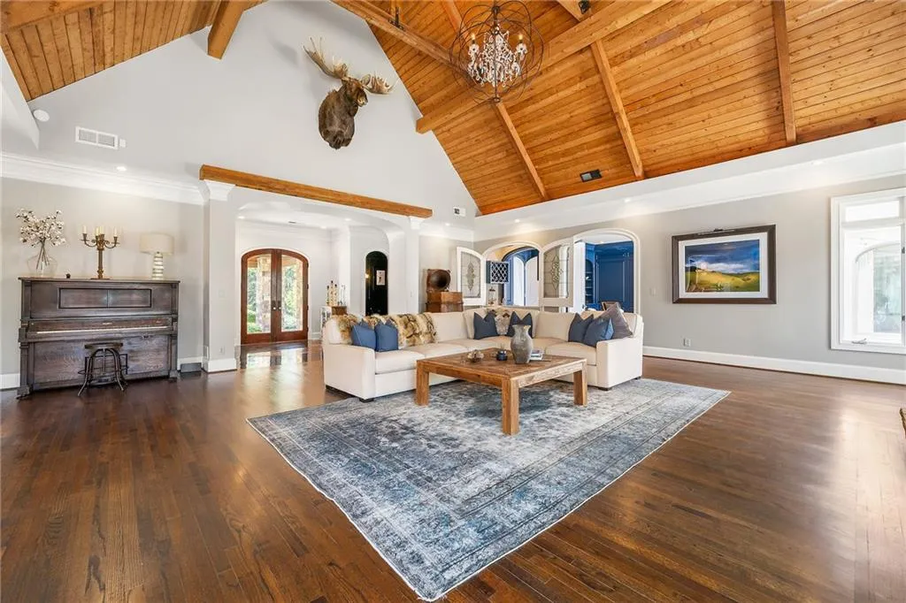 1250 Crest Valley Drive, Atlanta, Georgia 30327, 6 Bedrooms Bedrooms, ,6 BathroomsBathrooms,Residential,Sold,1250 Crest Valley Drive,7356944