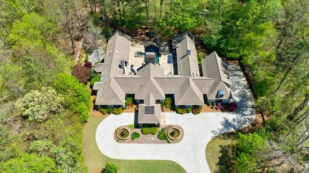 1250 Crest Valley Drive, Atlanta, Georgia 30327, 6 Bedrooms Bedrooms, ,6 BathroomsBathrooms,Residential,Sold,1250 Crest Valley Drive,7356944