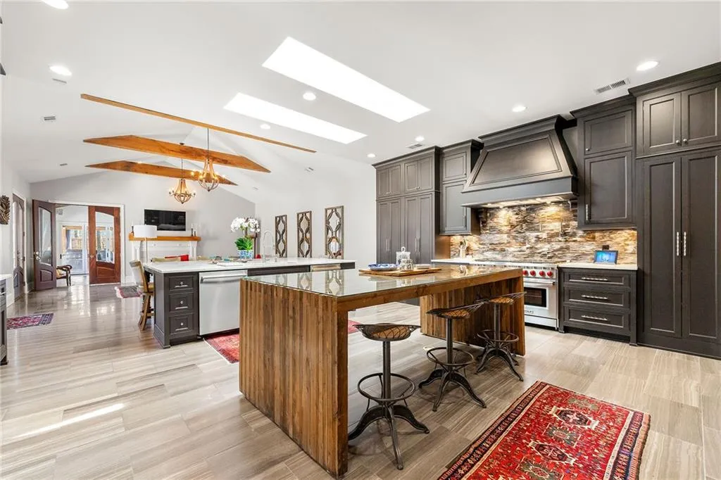 1250 Crest Valley Drive, Atlanta, Georgia 30327, 6 Bedrooms Bedrooms, ,6 BathroomsBathrooms,Residential,Sold,1250 Crest Valley Drive,7356944