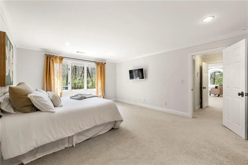 1250 Crest Valley Drive, Atlanta, Georgia 30327, 6 Bedrooms Bedrooms, ,6 BathroomsBathrooms,Residential,Sold,1250 Crest Valley Drive,7356944