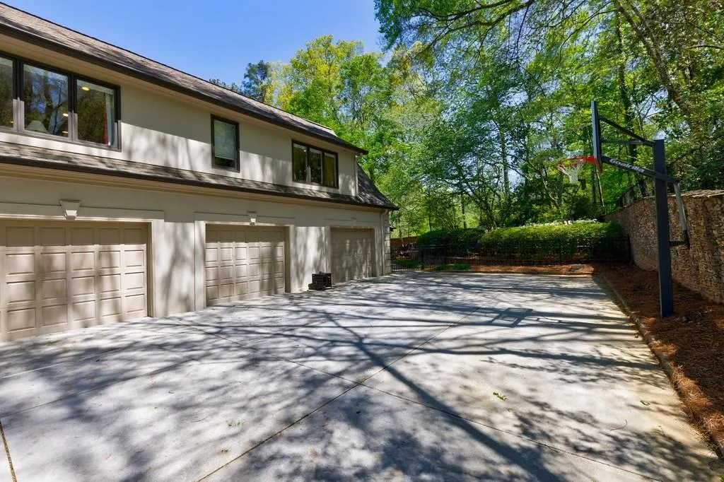 1250 Crest Valley Drive, Atlanta, Georgia 30327, 6 Bedrooms Bedrooms, ,6 BathroomsBathrooms,Residential,Sold,1250 Crest Valley Drive,7356944