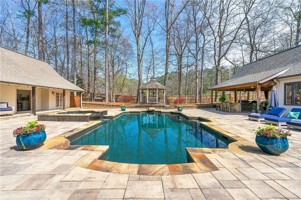 1250 Crest Valley Drive, Atlanta, Georgia 30327, 6 Bedrooms Bedrooms, ,6 BathroomsBathrooms,Residential,Sold,1250 Crest Valley Drive,7356944