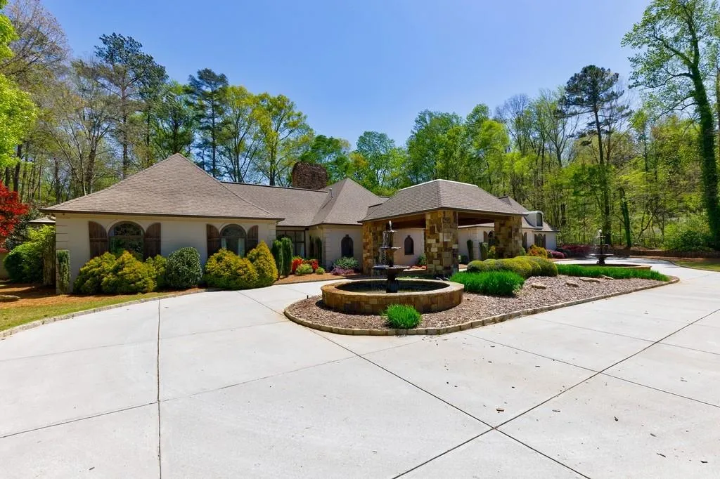 1250 Crest Valley Drive, Atlanta, Georgia 30327, 6 Bedrooms Bedrooms, ,6 BathroomsBathrooms,Residential,Sold,1250 Crest Valley Drive,7356944