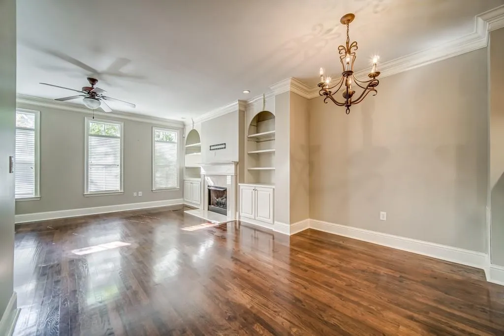 1096 Glenridge Place, Atlanta, Georgia 30342, 2 Bedrooms Bedrooms, ,2 BathroomsBathrooms,Residential,Sold,1096 Glenridge Place,6645467