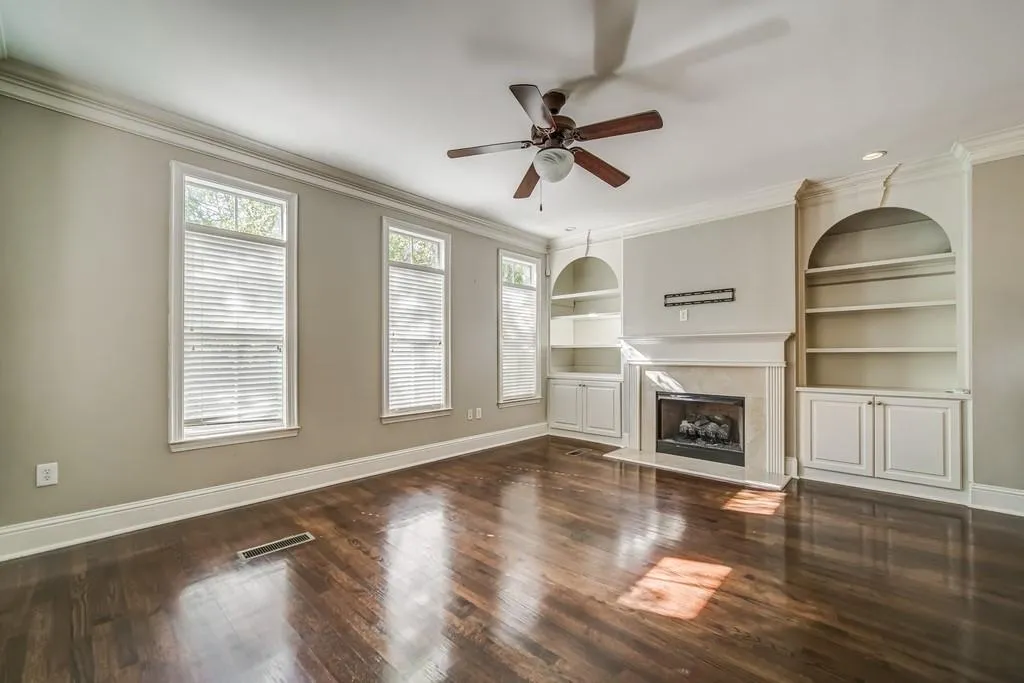 1096 Glenridge Place, Atlanta, Georgia 30342, 2 Bedrooms Bedrooms, ,2 BathroomsBathrooms,Residential,Sold,1096 Glenridge Place,6645467