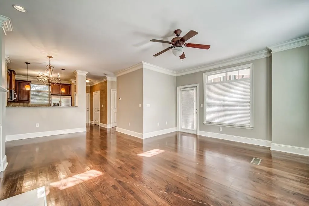 1096 Glenridge Place, Atlanta, Georgia 30342, 2 Bedrooms Bedrooms, ,2 BathroomsBathrooms,Residential,Sold,1096 Glenridge Place,6645467