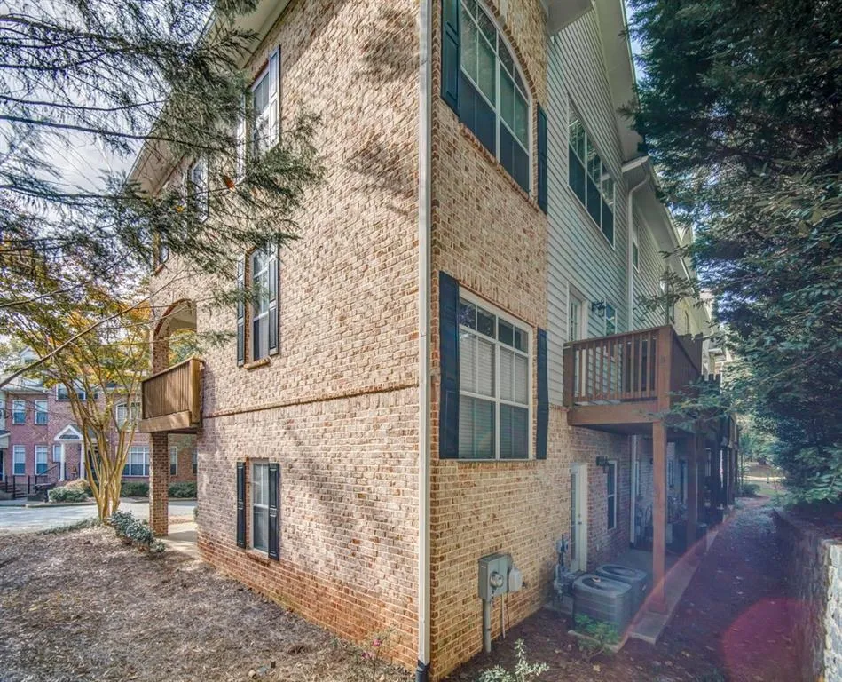 1096 Glenridge Place, Atlanta, Georgia 30342, 2 Bedrooms Bedrooms, ,2 BathroomsBathrooms,Residential,Sold,1096 Glenridge Place,6645467