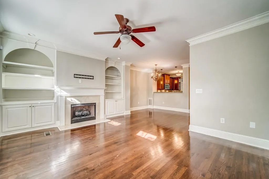 1096 Glenridge Place, Atlanta, Georgia 30342, 2 Bedrooms Bedrooms, ,2 BathroomsBathrooms,Residential,Sold,1096 Glenridge Place,6645467