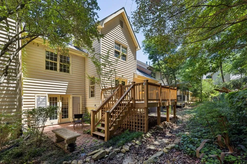 51 Ivy Chase Ne, Atlanta, Georgia 30342, 3 Bedrooms Bedrooms, ,2 BathroomsBathrooms,Residential,For Sale,51 Ivy Chase Ne,7585214