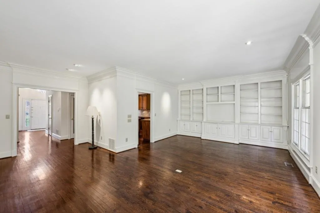 51 Ivy Chase Ne, Atlanta, Georgia 30342, 3 Bedrooms Bedrooms, ,2 BathroomsBathrooms,Residential,For Sale,51 Ivy Chase Ne,7585214