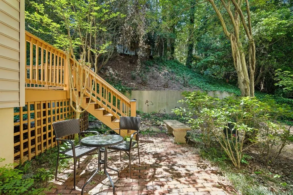 51 Ivy Chase Ne, Atlanta, Georgia 30342, 3 Bedrooms Bedrooms, ,2 BathroomsBathrooms,Residential,For Sale,51 Ivy Chase Ne,7585214