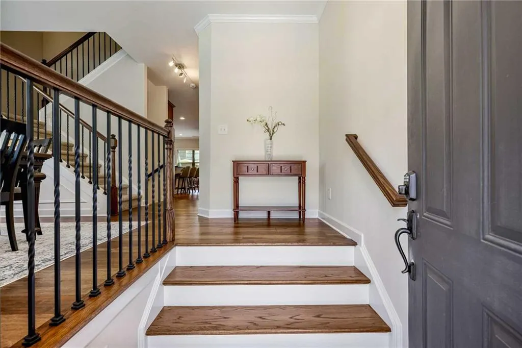 1210 Lavista Circle Ne, Atlanta, Georgia 30324, 3 Bedrooms Bedrooms, ,3 BathroomsBathrooms,Residential,For Sale,1210 Lavista Circle Ne,7610307